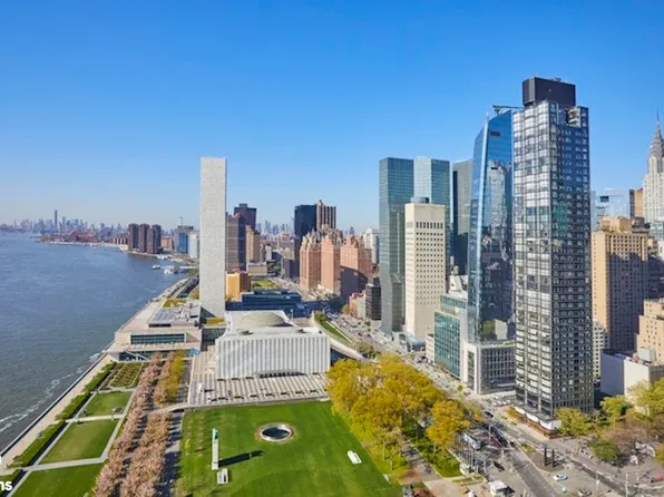 870 United Nations Plaza image 13 of 14