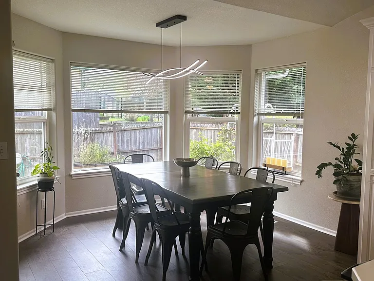 2409 SE Chinaberry Ave — Photo 3