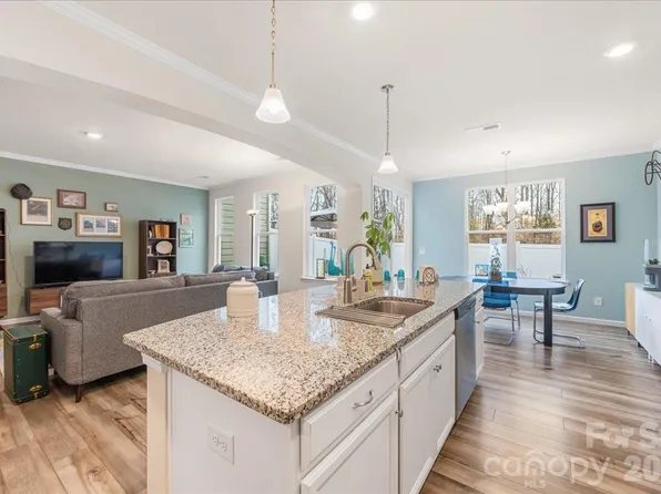 7018 Heron Rookery Way, Charlotte, NC 28214