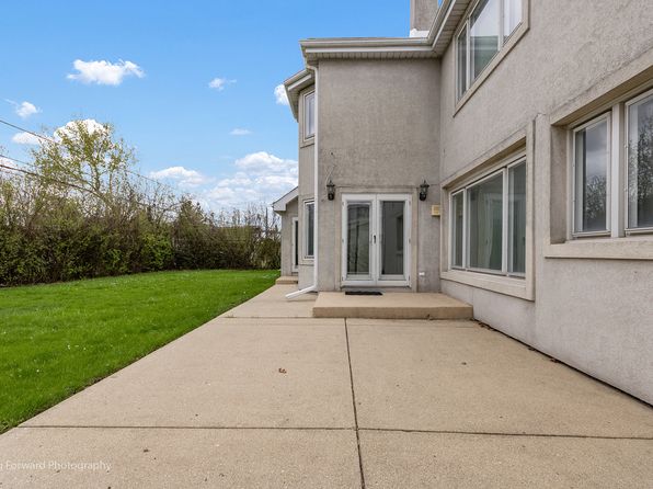 5657 N Crescent Ave, Chicago, IL 60631