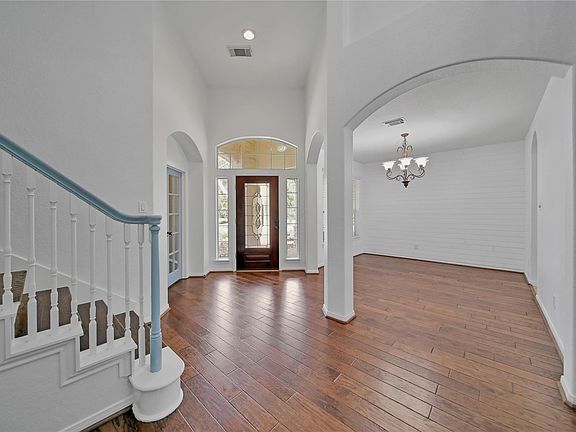 3rd image of 78 W Shale Creek Cir