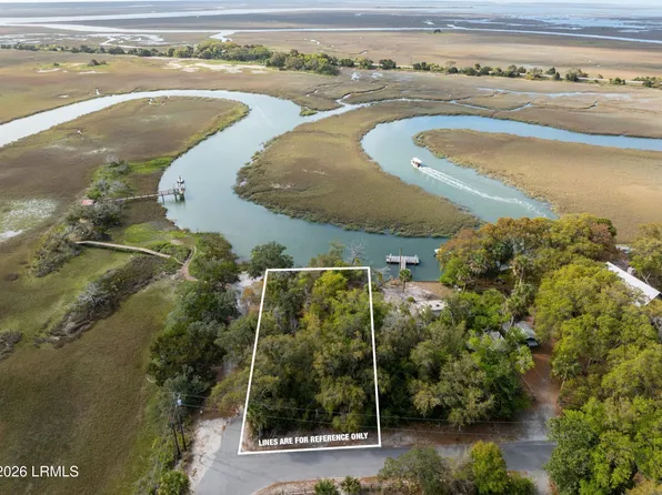 82 Inglewood Cir, Saint Helena Island, SC 29920