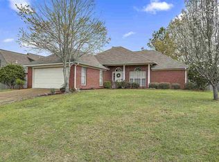 612 Summer Pl, Flowood, MS 39232