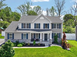 13 Stella Dr, Reading, PA 19608