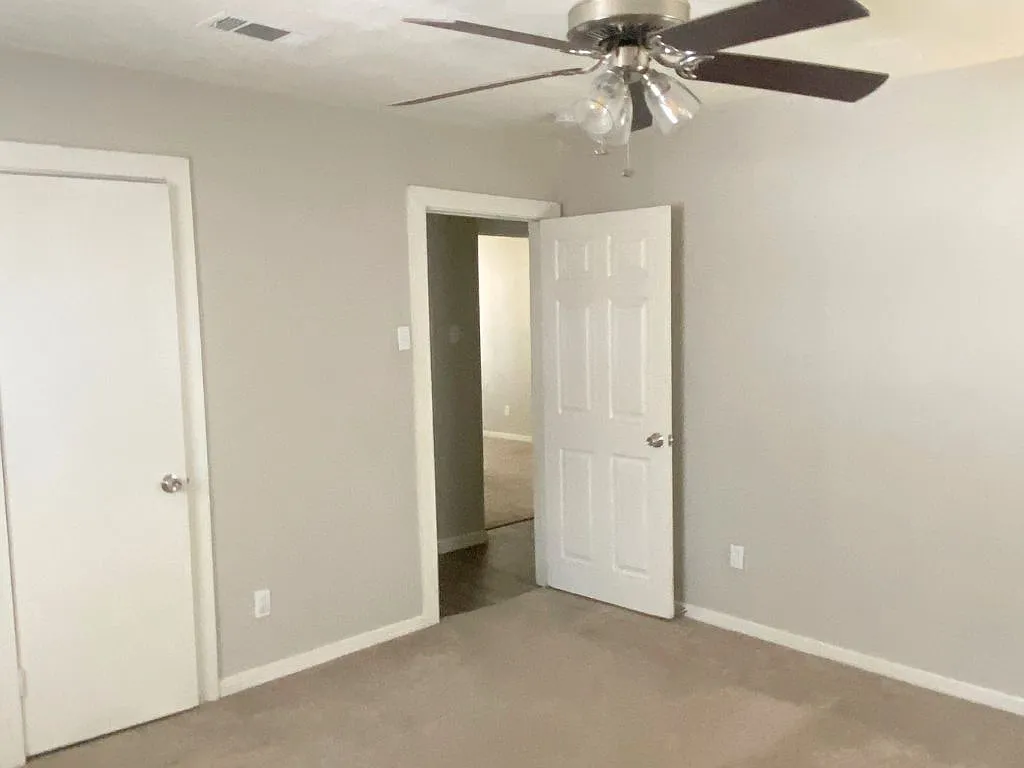 2516 Trinity St Irving TX 75062 — Photo 4