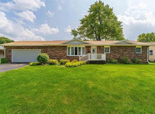 1437 E Pine St, Mason City, IL 62664