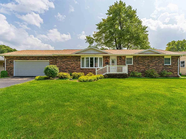 1437 E Pine St, Mason City, IL 62664