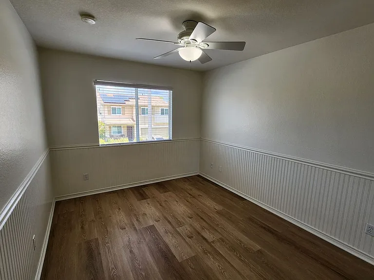 26 Anglesite — Photo 25