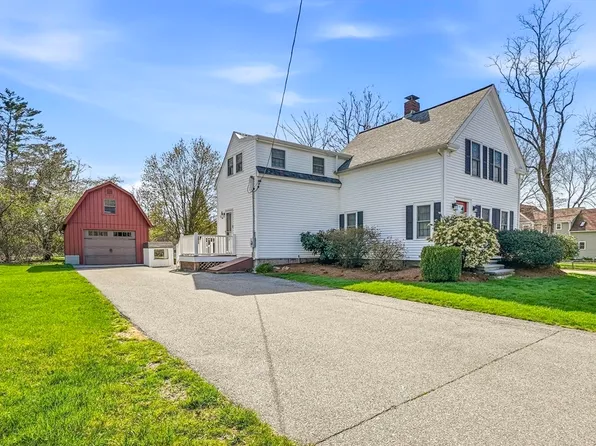 44 Pleasant St, Hopkinton, MA 01748