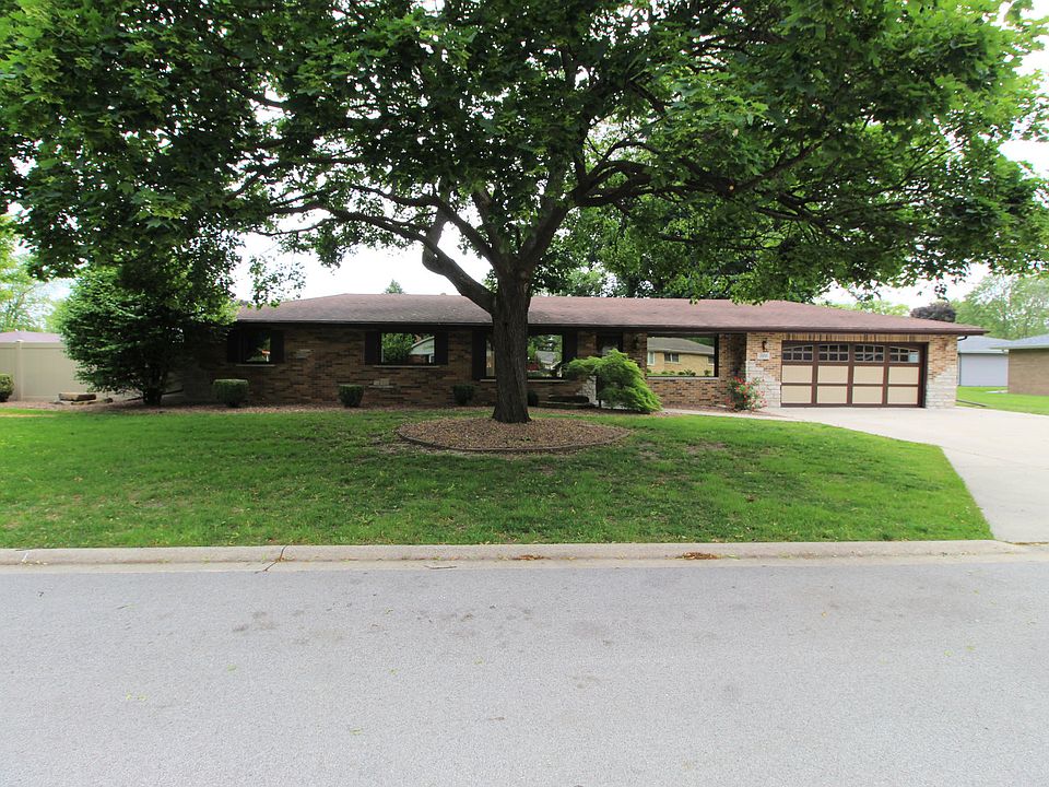 1st image of 566 Ivy Ln