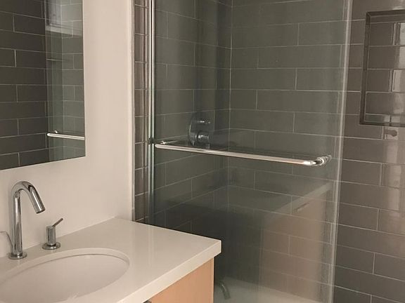 4th image of 1476 S Shenandoah St APT 103