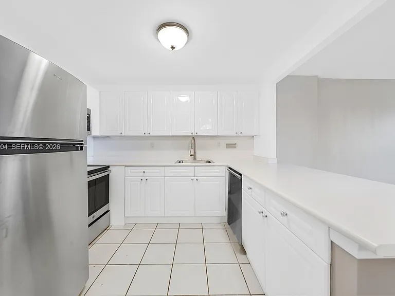 2301 Collins Ave #1030 — Photo 19