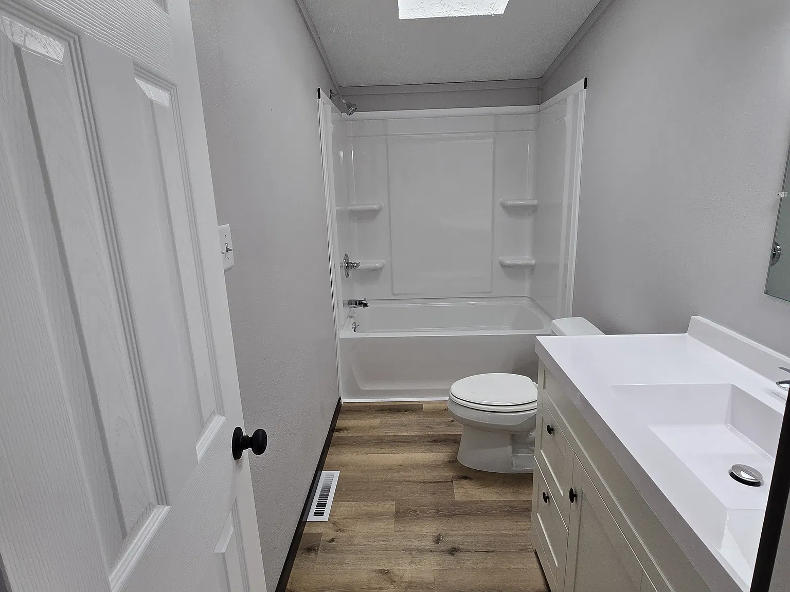 3 bed, 1557 sqft, $2,200 — Photo 4