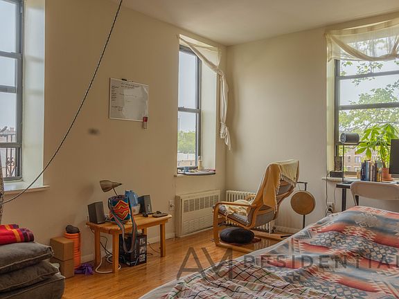 2nd image of 172 Bay 28 St #10A