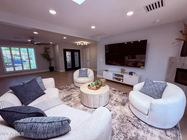 11021 N 44TH Street, Phoenix, AZ 85028