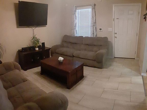 3rd image of 3321 Scarlet Point Dr