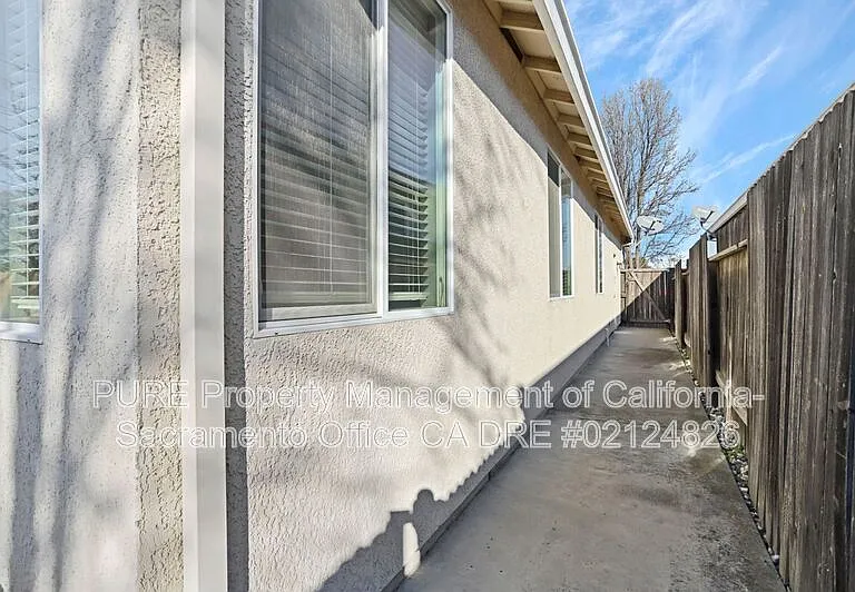 1518 Sandmark Dr — Photo 12