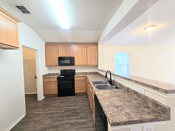 5th image of 2711 Skybound