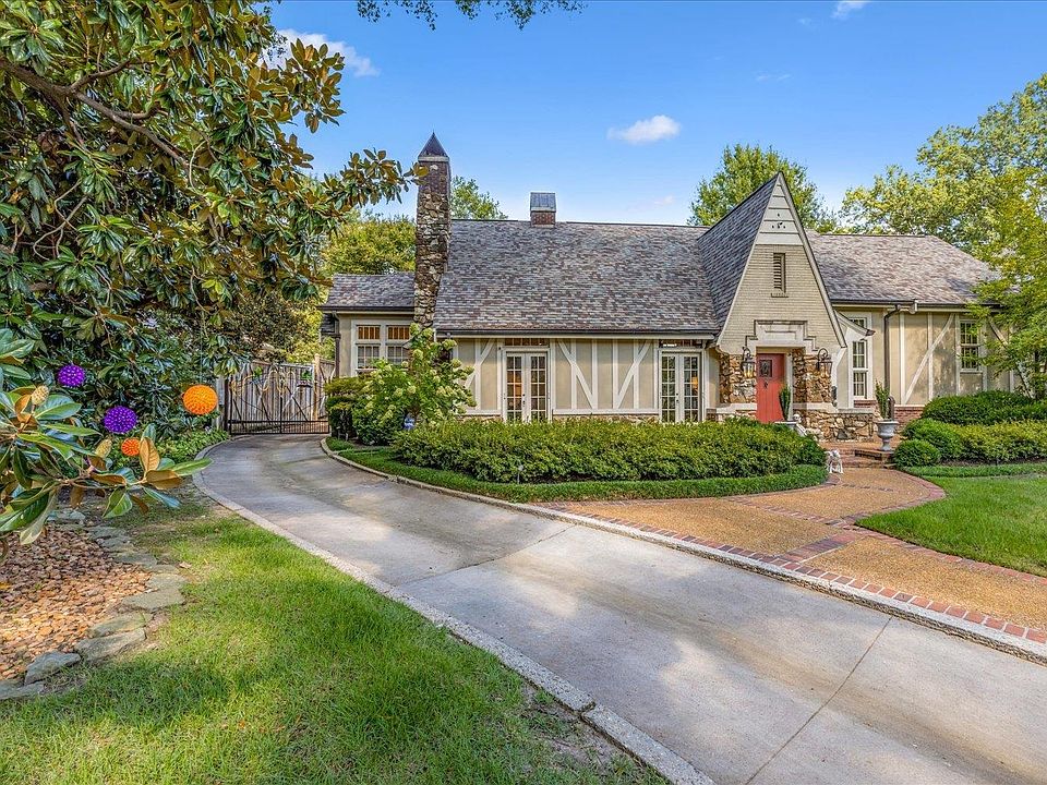 1st image of 2880 Garden Ln