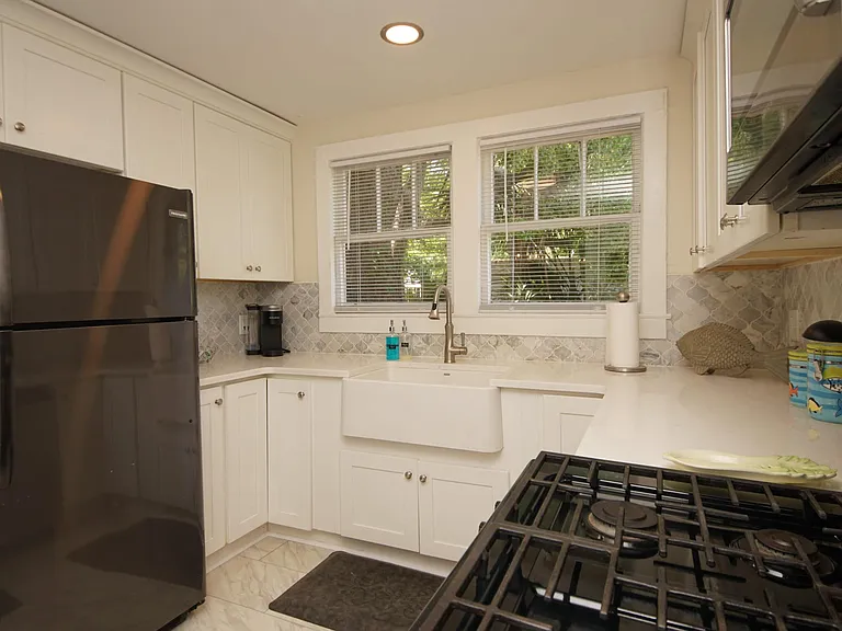 37 Magnolia Ave — Photo 21