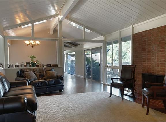 3rd image of 1844 Alta Oaks Dr