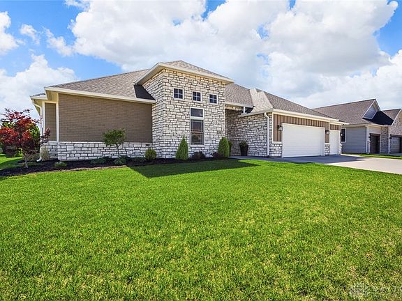 3rd image of 960 Rosenthal Dr