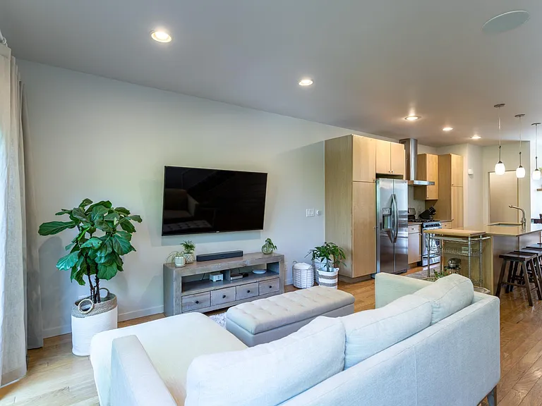 2494 Champa St — Photo 10