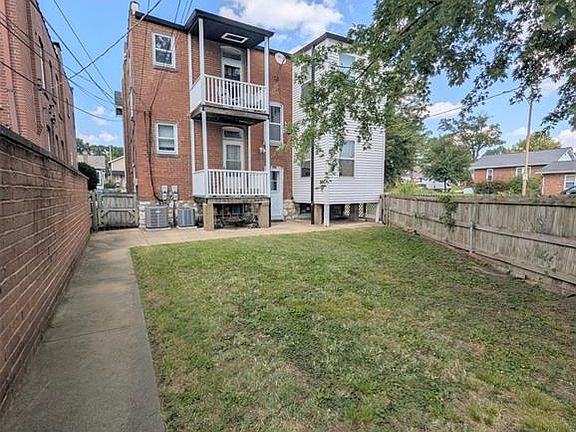 4th image of 5504 Devonshire Ave