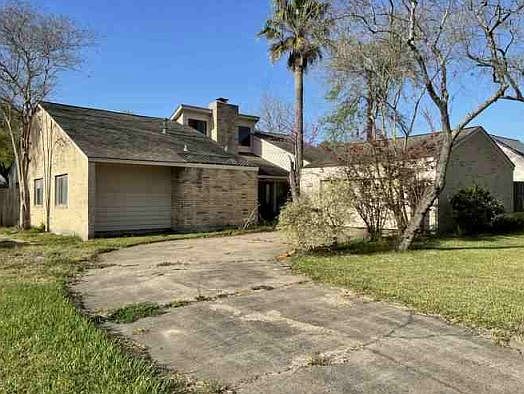 3rd image of 500 Post Oak Dr