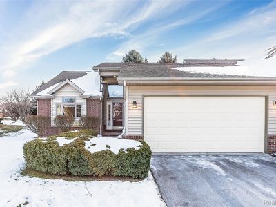 1201 Arbor Ridge Dr #18, Brighton, MI, 48116