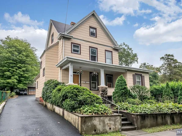121 Franklin Tpke, Waldwick, NJ 07463