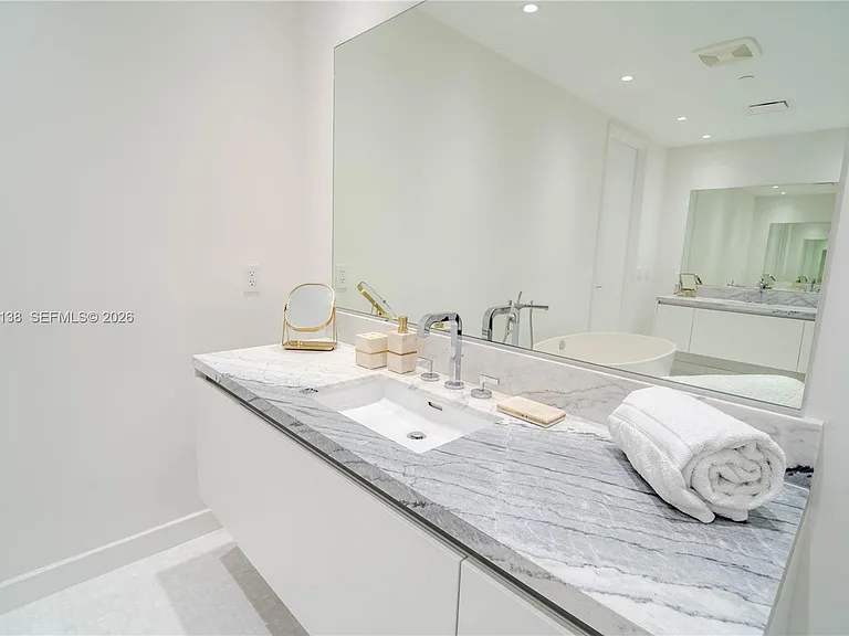 700 NE 26th Ter #2602 — Photo 32
