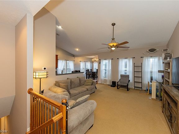 3rd image of 10218 Ridgeview Ct