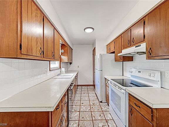 4th image of 69 Plymouth St