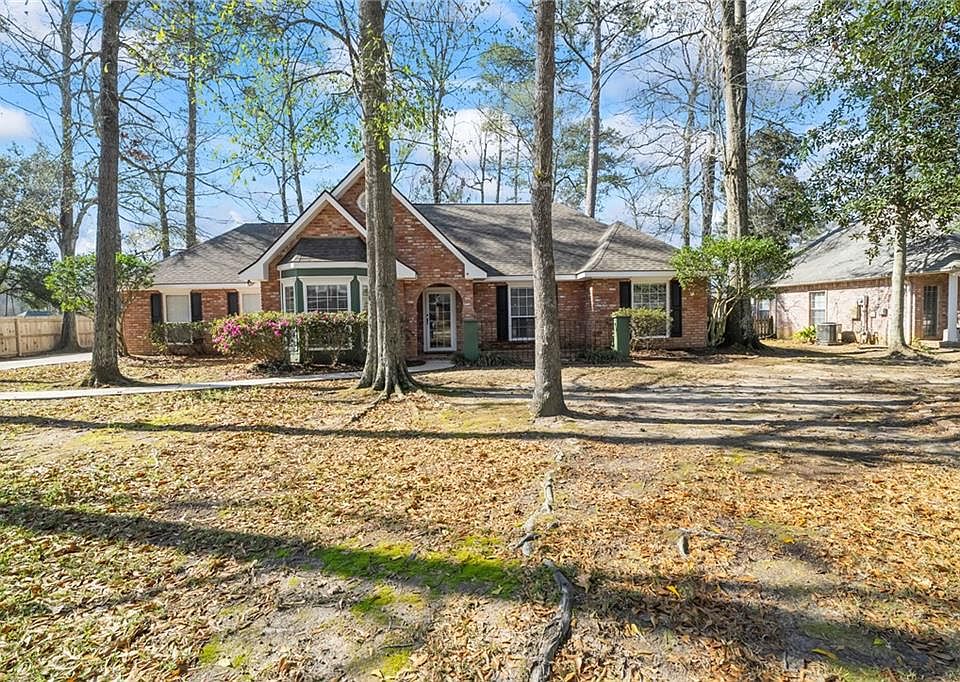 1st image of 127 Madewood Dr