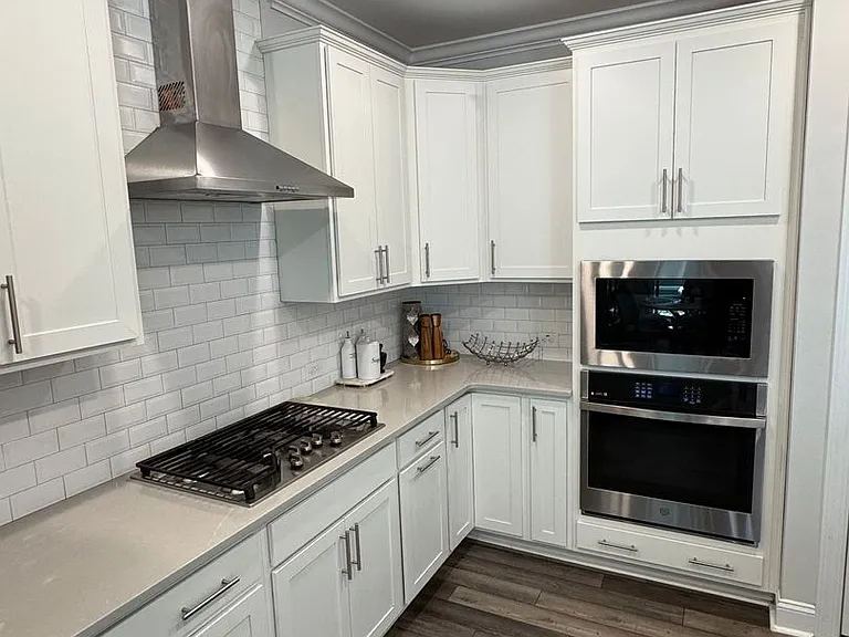 636 Cormiche Ln — Photo 8