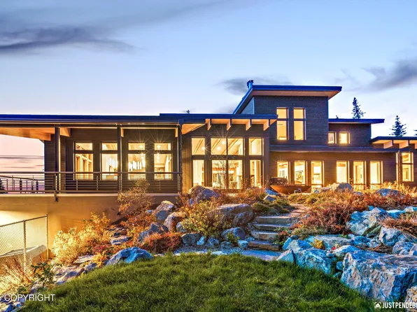 10400 Blackwolf Cir, Anchorage, AK 99507