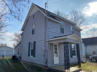 621 N Madison St, Marion, IL 62959