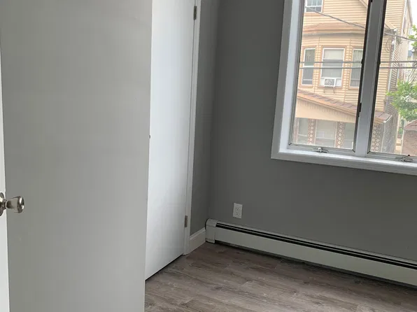 36 Napoleon St Floor 2, Newark, NJ 07105