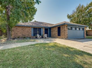 2537 Seven Hills Dr, Grand Prairie, TX 75052
