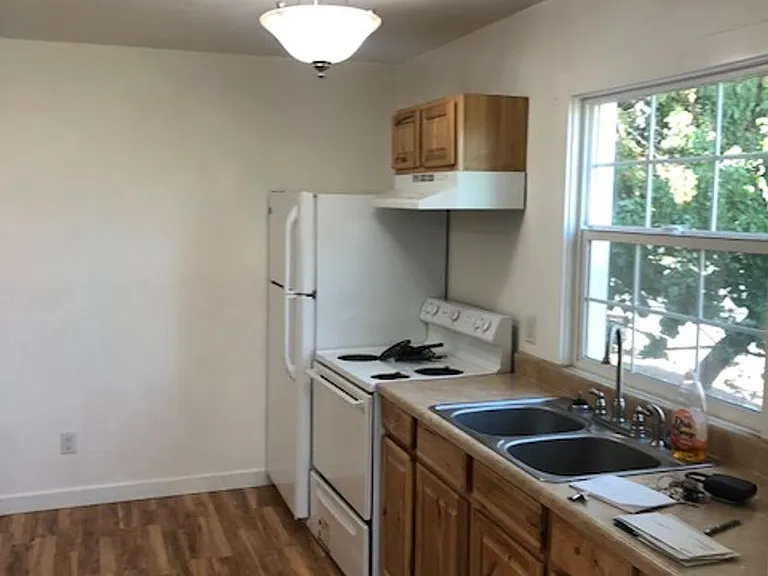 704 Indiana St — Photo 30