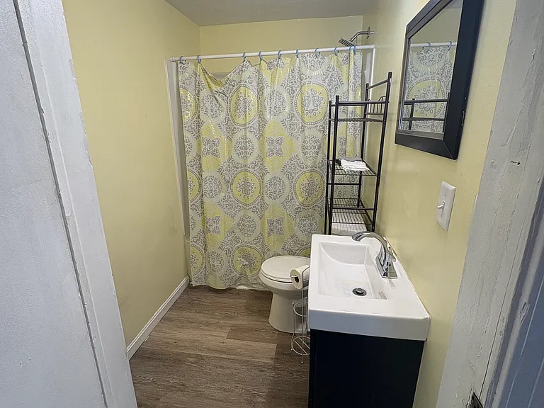 1903 E Chandler Ave #B — Photo 7
