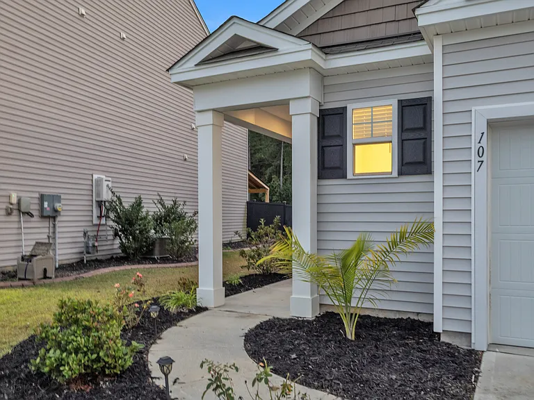 107 Blossom Wood Ln — Photo 2