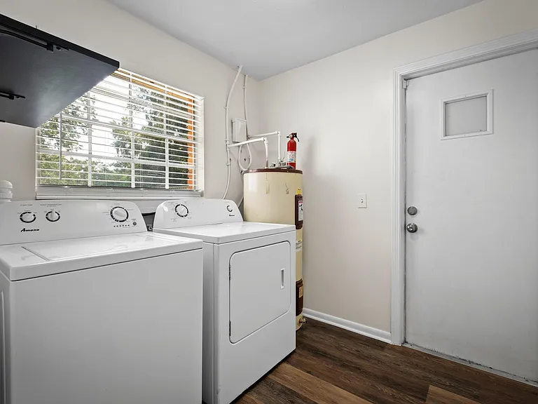 Philrose Dr — Photo 9