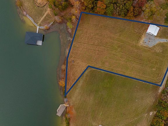 3rd image of 6331 Stubbs Cove Ln