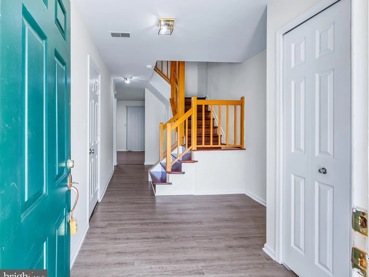 3 bed, 2.5 bath, 2244 sqft, $2,900 — Photo 3