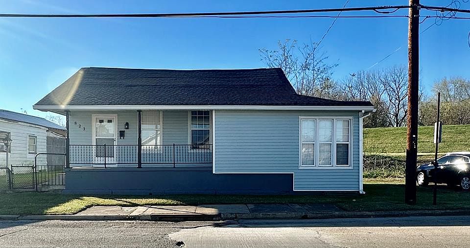 1st image of 823 Court St