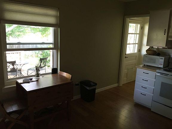 3rd image of 1800 Lyonesse St