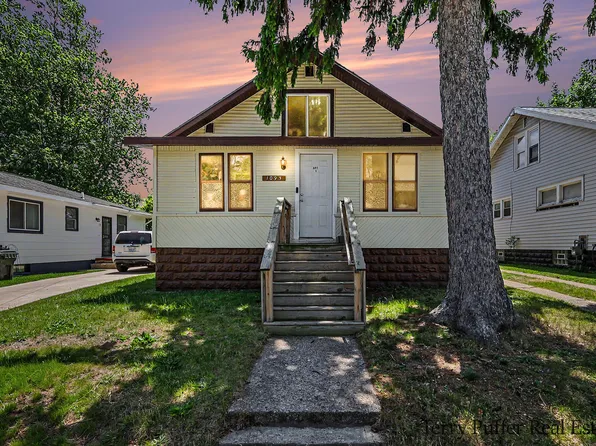 1093 W Southern Ave, Muskegon, MI 49441
