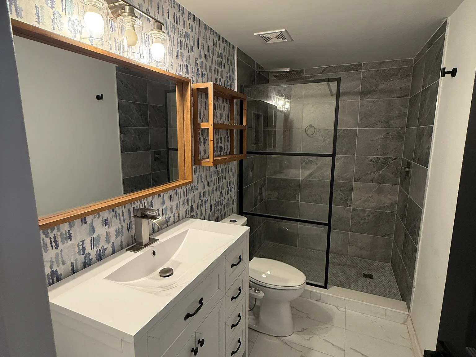 2 bed, 850 sqft, $1,450 — Photo 2